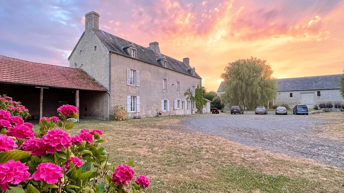Formigny House | Ferme fortifiée d Enguenard