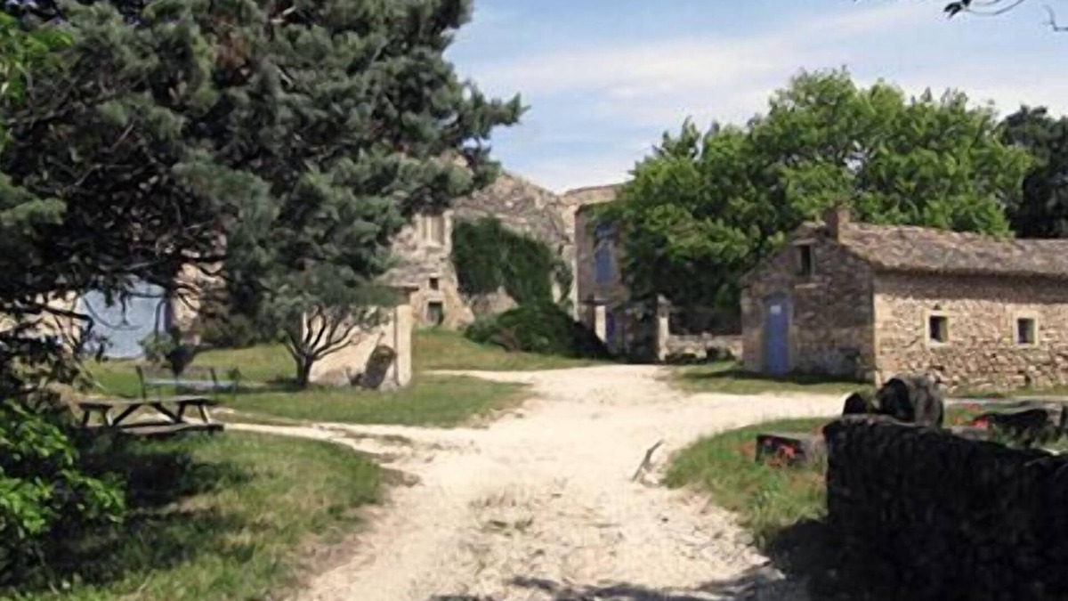 Grignan House | Ferme Le Grand Cordy
