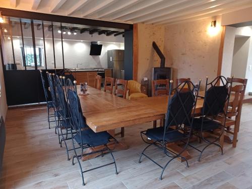 Savigne-lʼEveque House | Fermette de charme rénovée avec grand terrain, 5 chambres, proche du circuit 24H du Mans - FR-1-410-304
