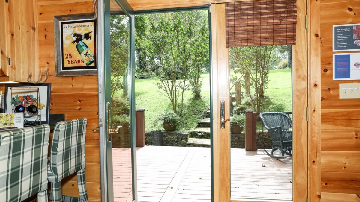 Dan River Cottage | Fern Cottage by Buffalo Mountain Getaway