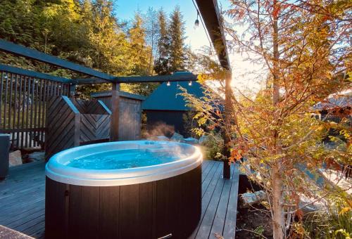 Port Renfrew House | Fern's Edge