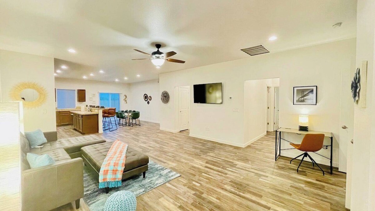 Fernley House | Fernley Brand New House/5TVs Sleeps 13/Pet OK🦮🐈