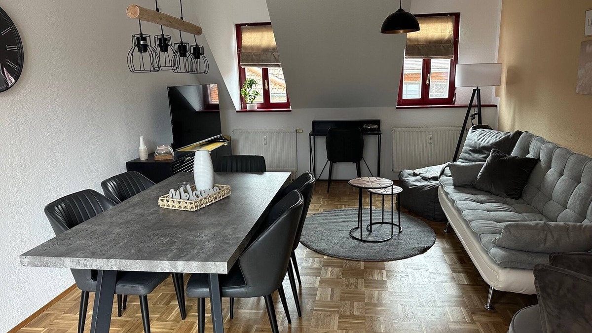 Pirna Apartment | Fewo "Am Markt" in Pirna - Tor zur Sächsischen Schweiz - Dachterrasse - 6 Pers