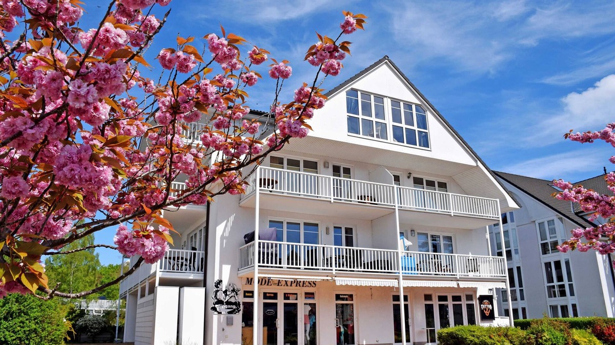 Ostseebad Baabe Apartment | Fewo mit Balkon und Strandkorb am Strand