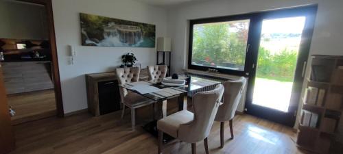 Wassenach Apartment | FeWo Olbrückblick - Laacher See, Vulkanpark Eifel