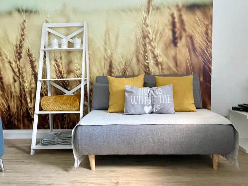 Welver Apartment | FeWo Studio 'Ein Bett im Kornfeld', Küche, 30qm, Souterrain