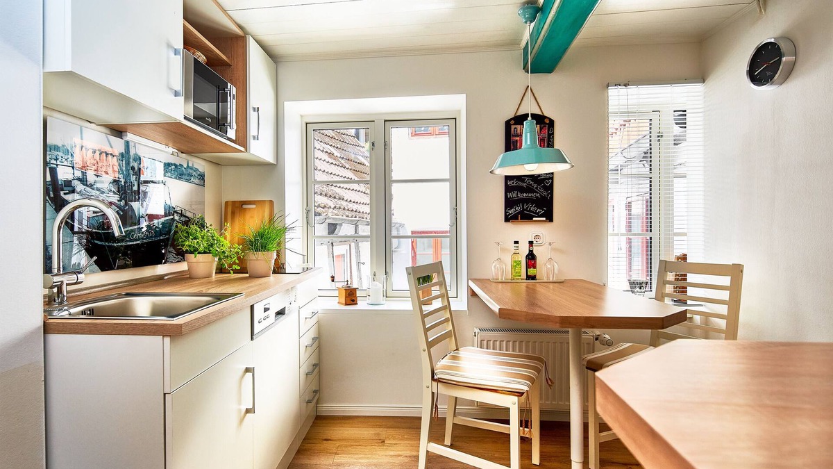 Flensburg Apartment | fewo1846 - Hafen-Butze/centrally located 2 room old building apartment on the