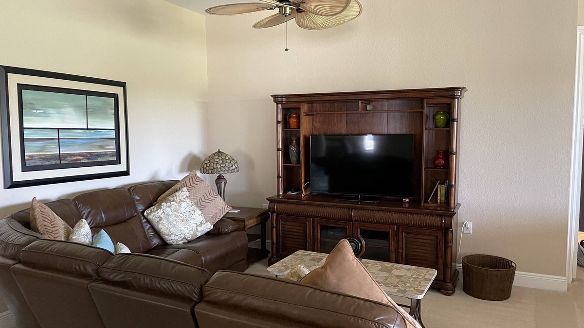 Naples House | Fiddler's Creek Fun and Relaxation in Style at Cherry Oaks Tr.