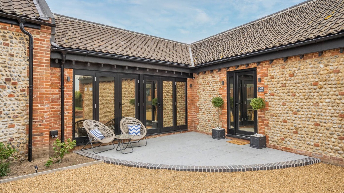 Happisburgh House | Field Barn | Winterton Cottages