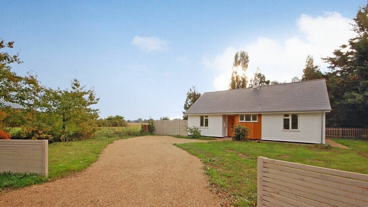 Woodbridge House | FIELD EDGE, TUNSTALL, pet friendly, with open fire in Snape, Suffolk