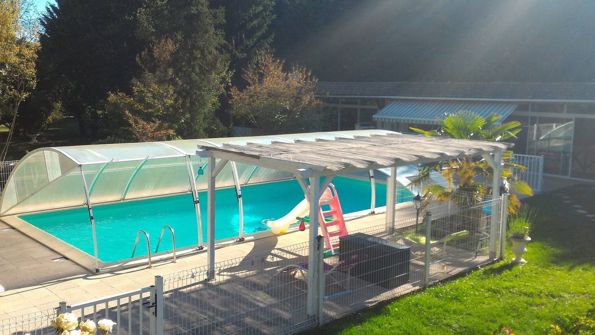 Saint-Avit-Saint-Nazaire Cottage | FIELD OF CYPRES POOL BOULODROME etc .