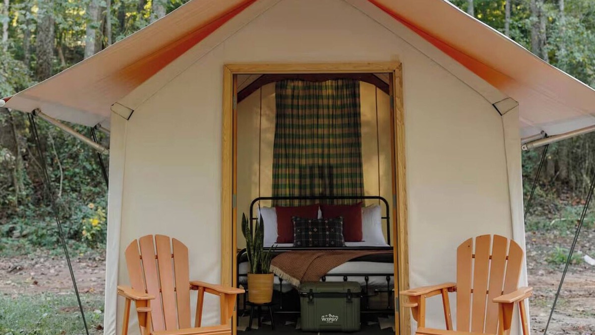 Travelers Rest RV Rental | Field Trip Unit 3 Small Canvas Cabin