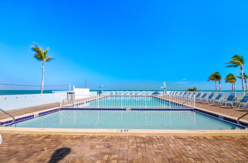 Long Key Resort | Fiesta Key RV Resort Standard Room 8