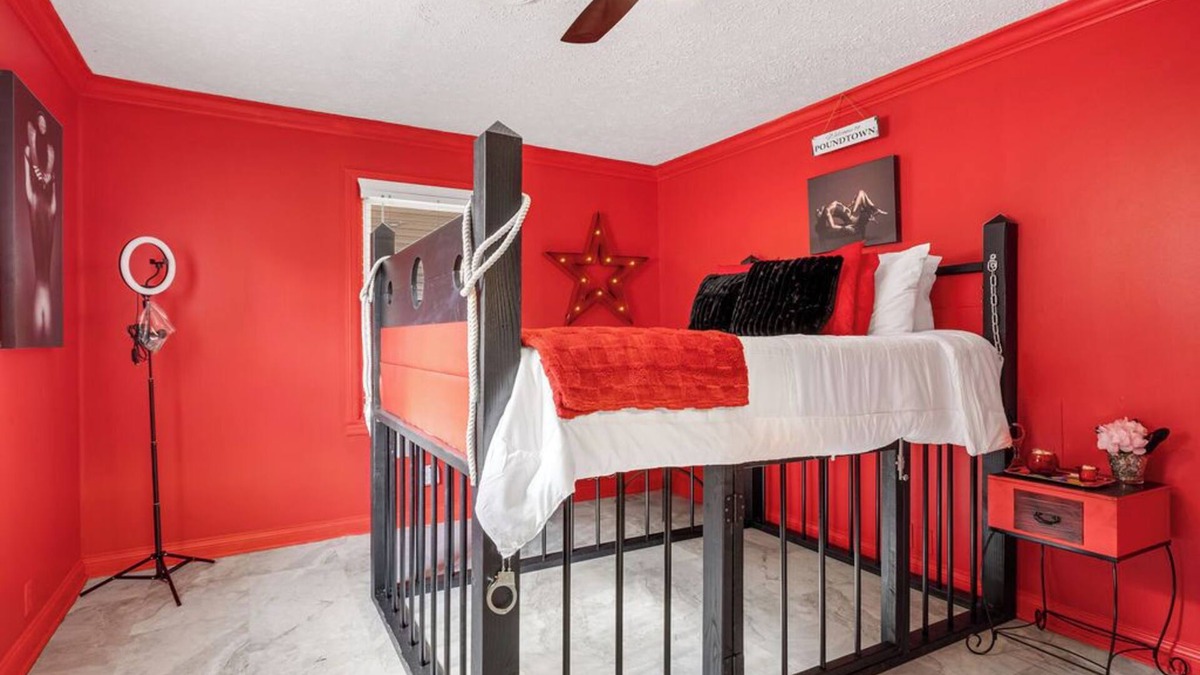 Ashland City House | Fifty MORE Shaydes Of Play-the perfect private oasis for a couple 2 explore&play