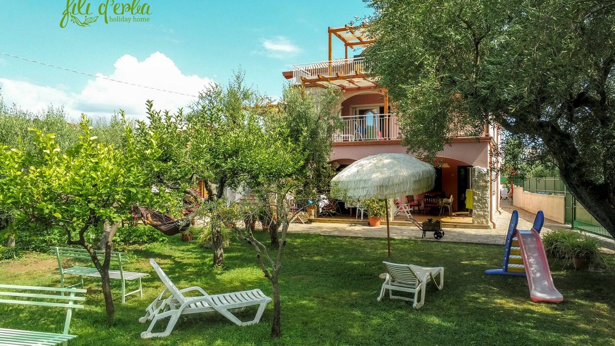 Villammare Apartment | Fili d'Erba cosy holiday home, 3 min walk to beach