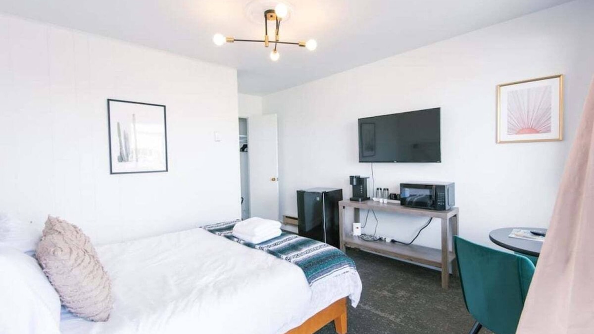 Fillmore Apartment | Fillmore Lodge:Comfortable Queen Room - Best Price