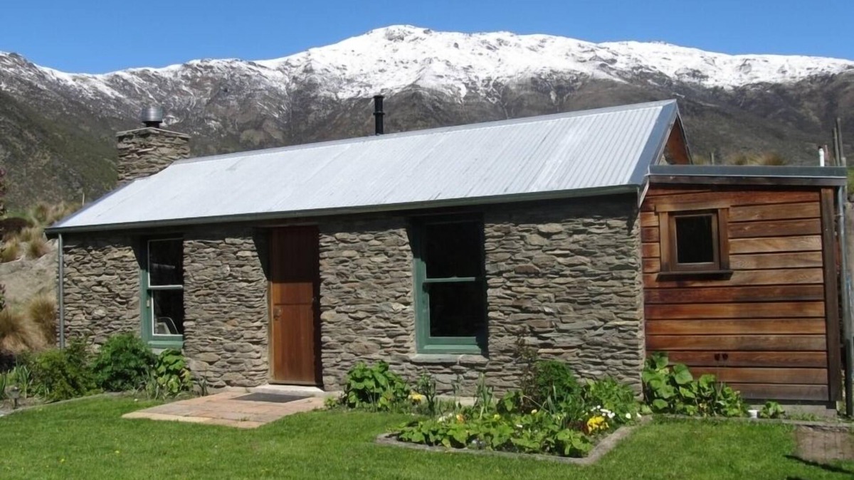 Gibbston Cottage | Finalist - Bookabach of the year 2020 - Gibbston