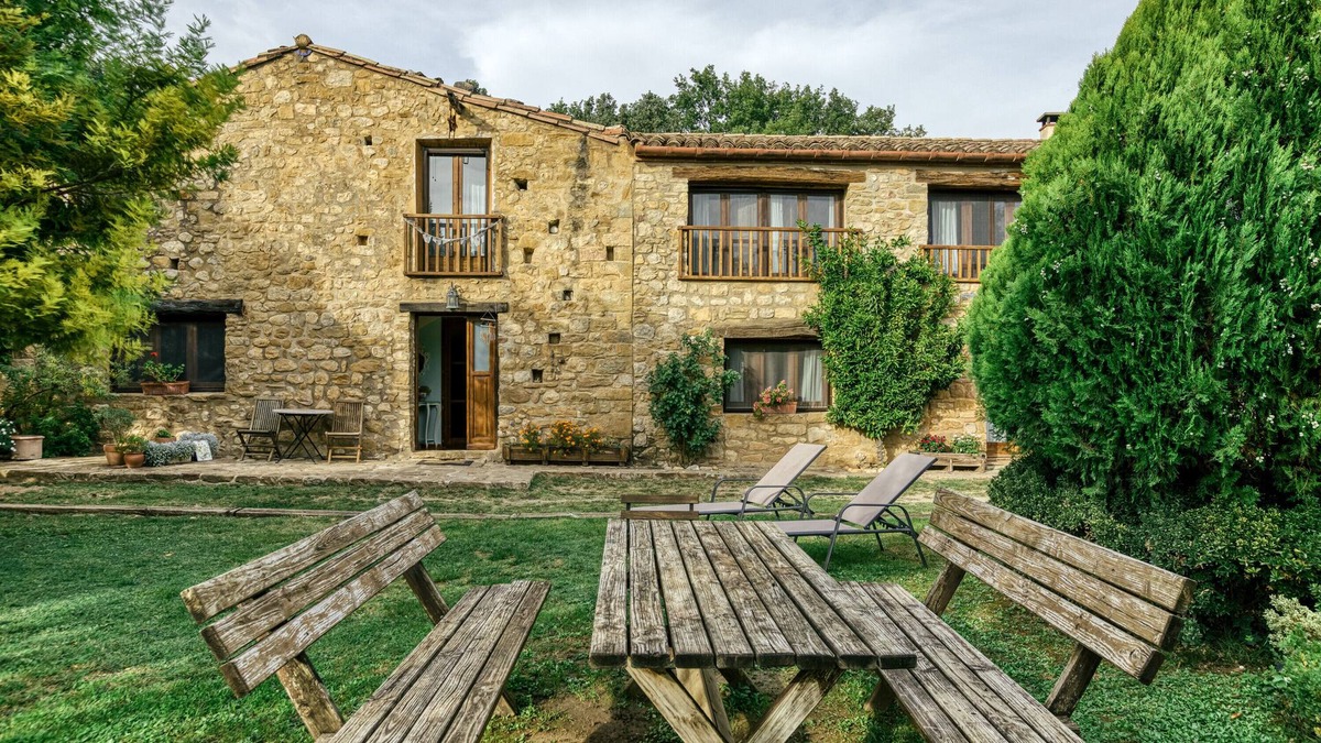 Sant Ferriol Villa | Finca "Can L'Hospitalet" with Private Pool, Private Terraces & Wi-Fi