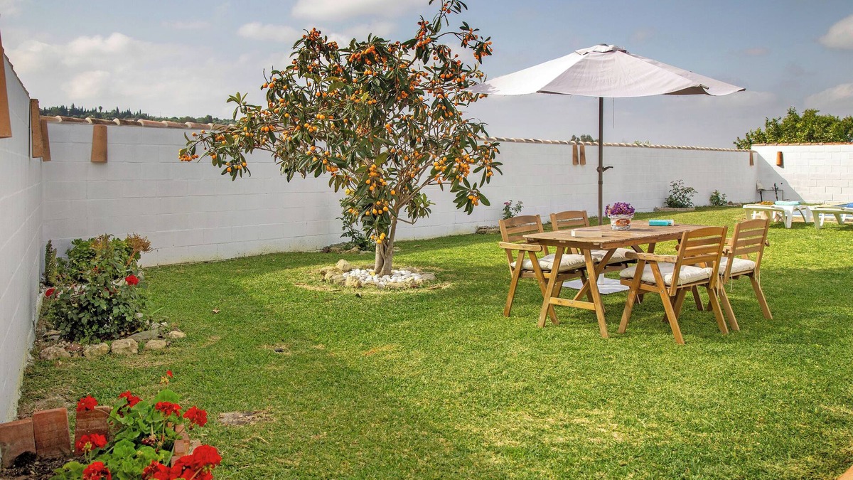 Arcos de la Frontera House | Finca El Campo that welcomes pets with air conditioning, terrace and garden