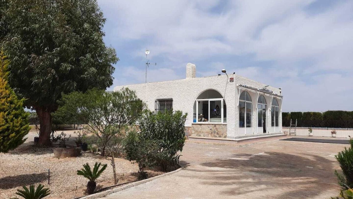 Los Arenales del Sol Ski Chalet | Finca Espagnole Avec un Maximum D'intimité et D'espace