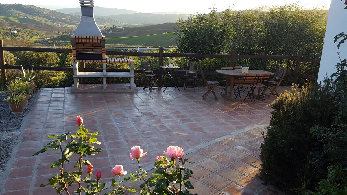 Alora Villa | FINCA IN ÁLORA, NEAR THE CAMINITO DEL REY, GREAT POOL OF WATER SALADA. WIFI.