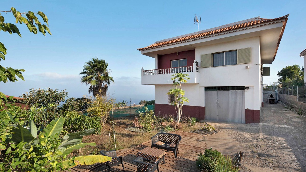 Tagoro Villa | Finca Jalón de Cameros with Sea View, Mountain View, Wi-Fi, Terrace & Garden