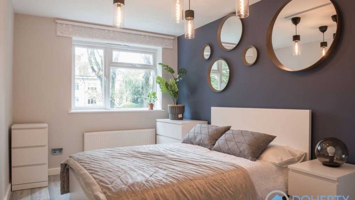 Finchley Church End Apartment | Finchley Contemporary 2 Bed Apartment + Parking