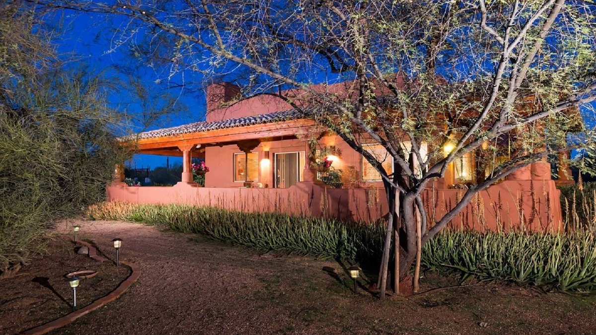 Pinnacle Peak House | Find Peace In our Southwest Desert Casita