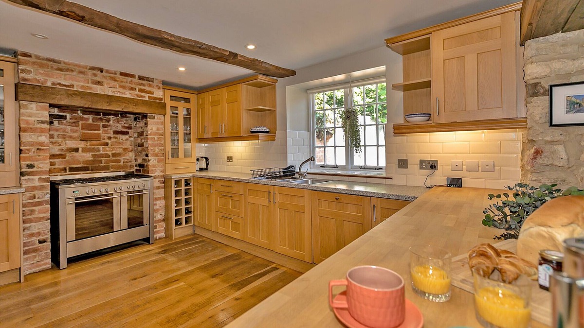 Old Stratford House | Finest Retreats | The Old Coach House