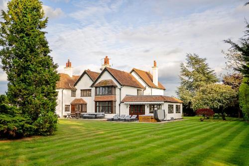 Tring House | Finest Retreats - The Old Rectory
