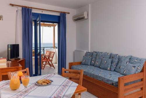 Kalamaki Hotel | Finikas Studios & Apartments - Kalamaki Holidays