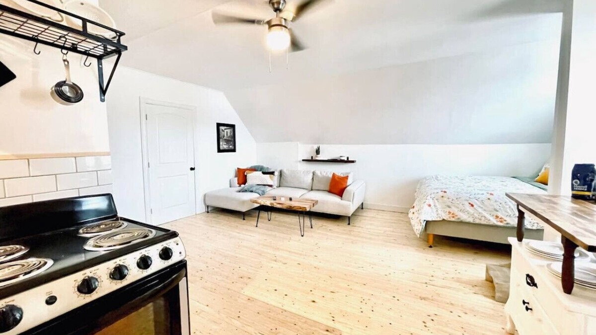 Alma Apartment | Finn's Studio Suite Apartment, Alma, Fundy Park