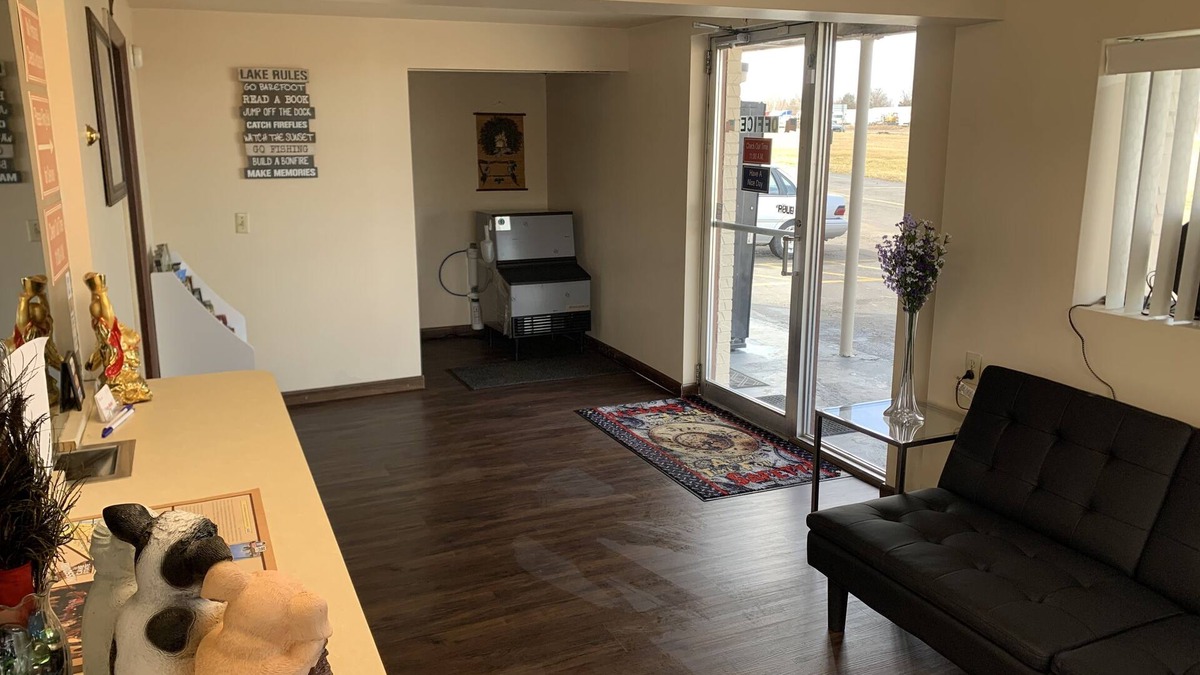 St. James Hotel | Finns Motel