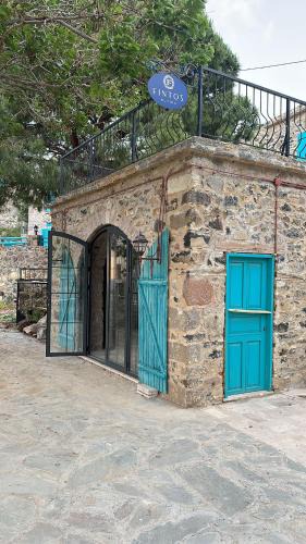 Karaburun Bed & Breakfast | Fintoz Butika