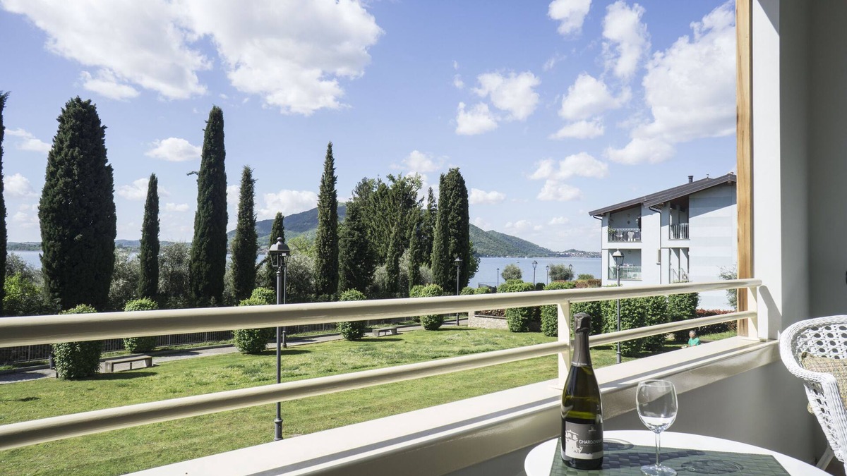 Predore Apartment | FIORDALISO apartment with terrace overlooking Lake Iseo, 4 beds, 2 bathrooms
