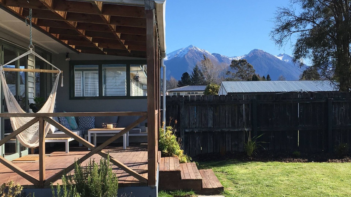 Manapouri House | Fiordland Escape