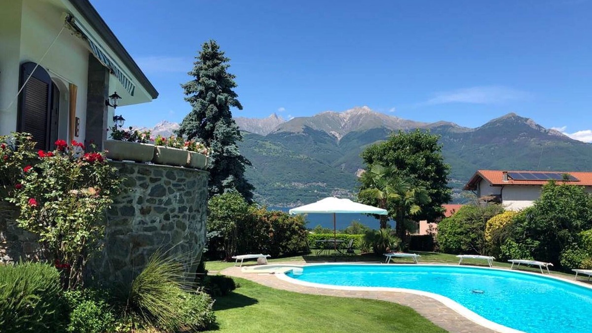 Colico Apartment | Fiori Garden Holiday Apartment with Pool