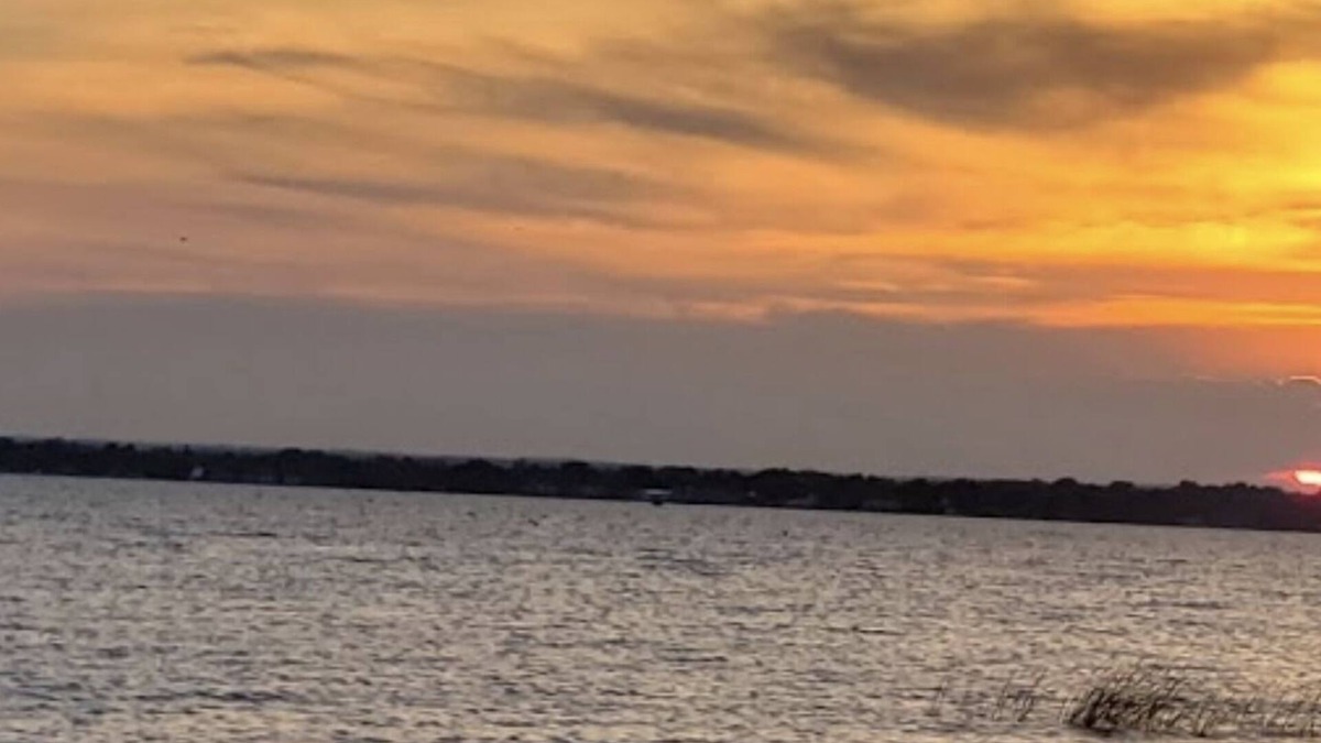 Tawas City Cottage | (Fir Cabin) Cozy Lakeside 2 Bed 2 Bath Cottage - Pets OK