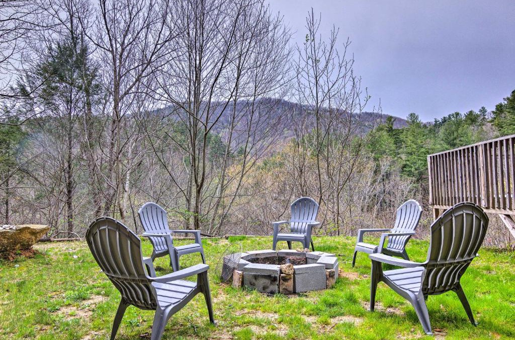 Marion House | Fire Pit and Mtn Views Charming Marion Cabin!