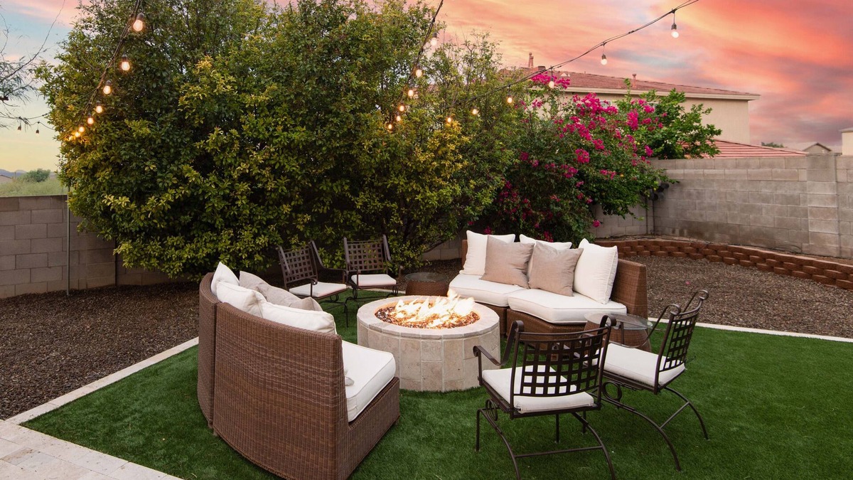 Tucson House | Fire Pit | Theater | Gym | Modern 4 Room Spacious