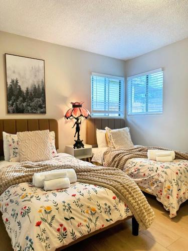 Mid Central House | Fire Support 3Bedroom Modern Luxury House in Central Pasadena