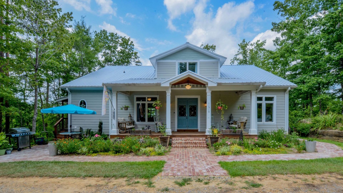 Samantha House | Firefly Lake House - Gorgeous Lake Access and Nature!