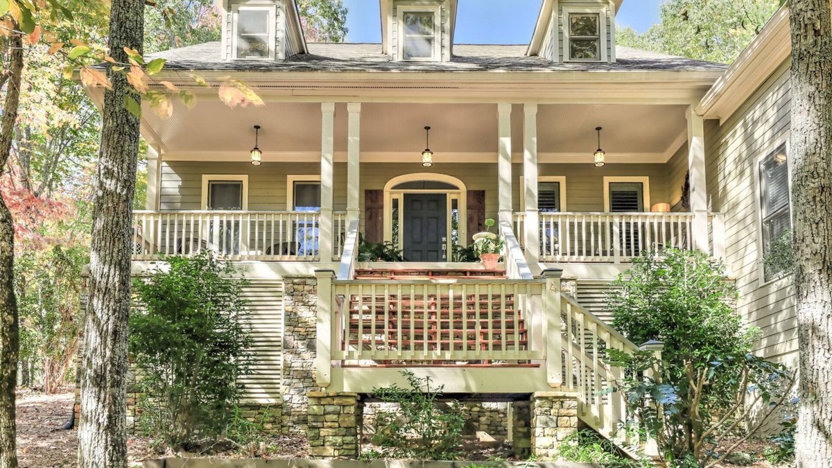 Big Canoe House | Firefly Landing - Relax in style in Big Canoe!