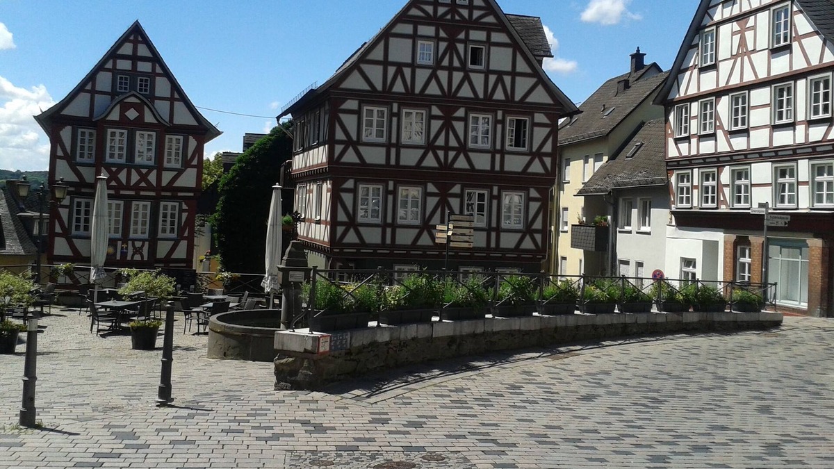 Werdorf Apartment | First-class 4 * holiday apartment for those seeking tranquility on the Lahn bike path, garden & terrace