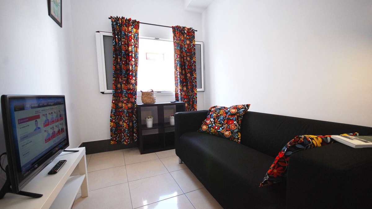 Playa de Arinaga Apartment | First floor apartment close to sea promenade