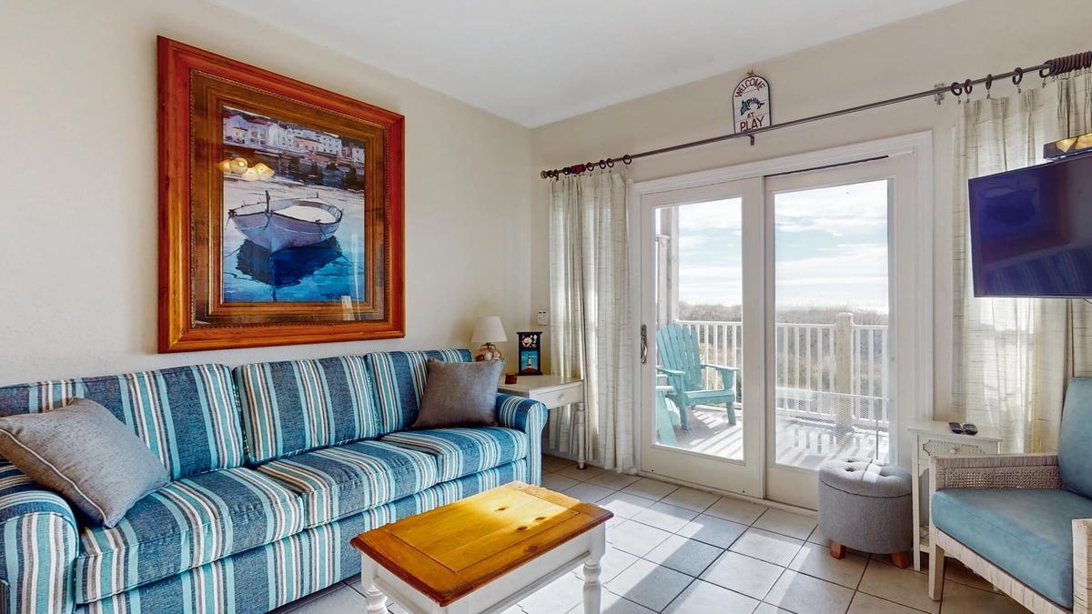 Hatteras House | First-floor oceanfront home with outdoor pool, hot tub, washer/dryer - dog-friendly