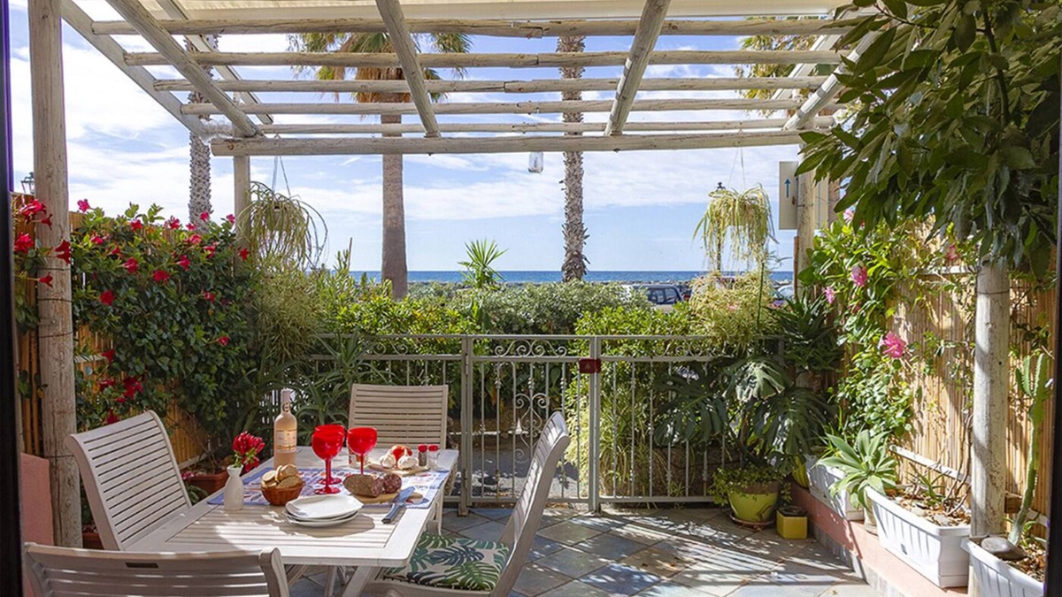 Riva Ligure Apartment | FIRST LINE SEA EDGE GROUND FLOOR-LIVING AND FURNISHED PATIO-CHARMING RESIDENCE