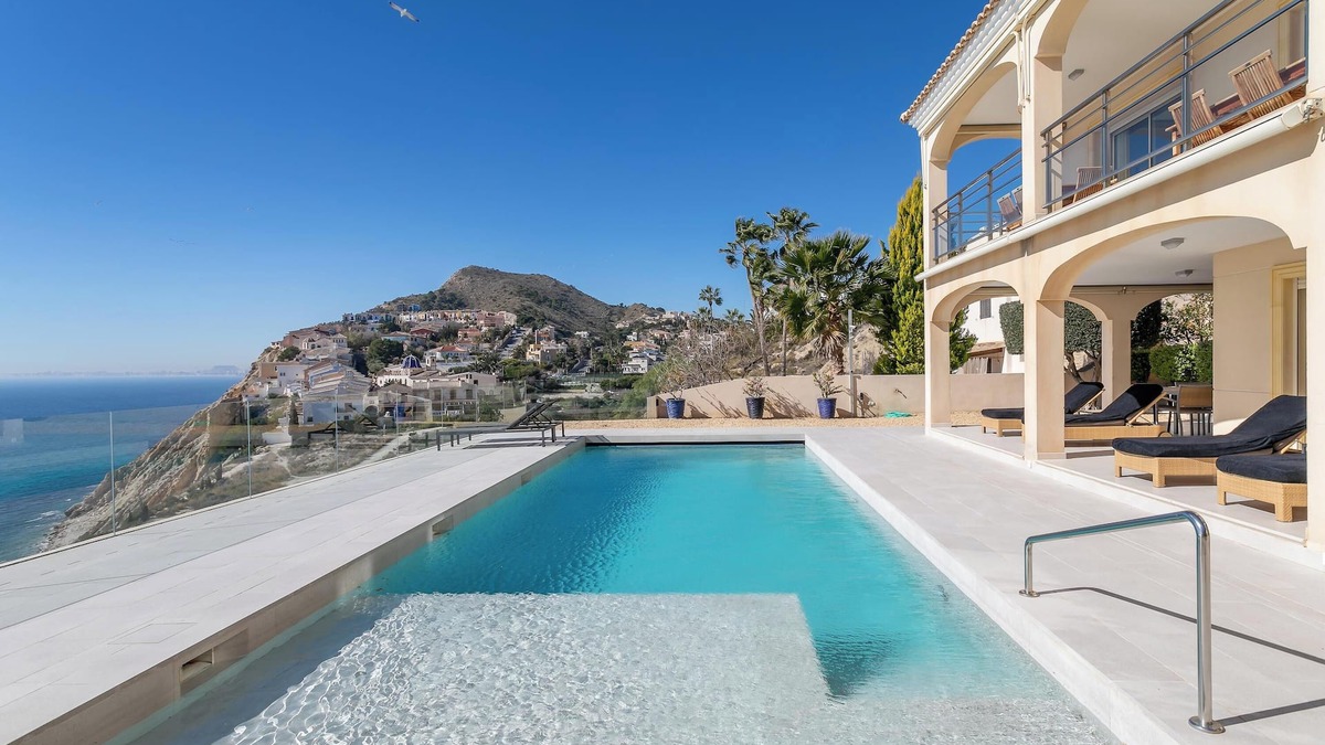 Coveta Fuma Villa | First Line Villa Mina with Spectacular Views, Pool & Wi-Fi