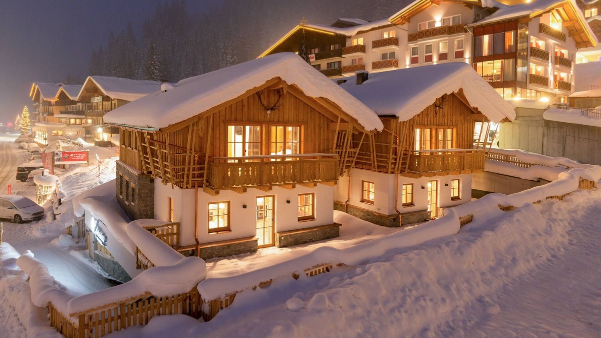 Zauchensee Ski Chalet | First Peak luxury chalet in a double pack including sauna