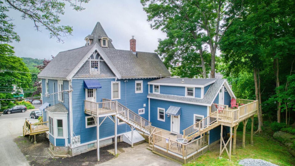 Boothbay Harbor Apartment | Firstmate by Rocky Coast Rentals